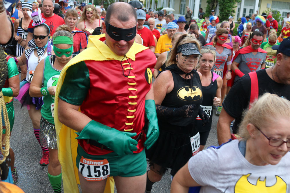 Heroes and Villains 5K 2017 photo - Duval Street, Key West
